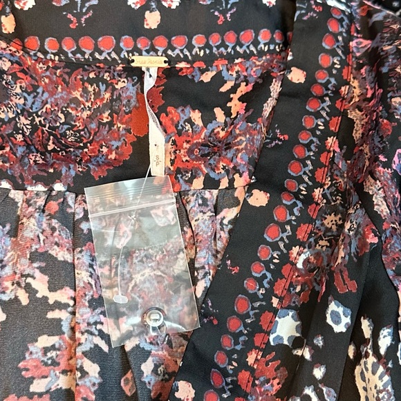 NWOT Free People Run Free Top - Picture 3 of 4